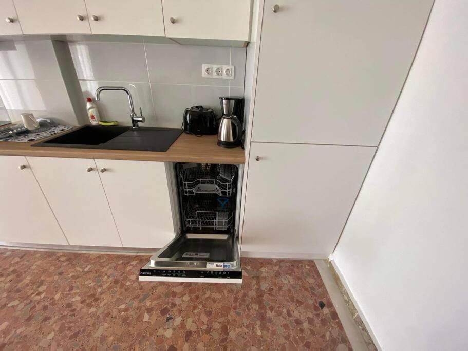 New! Flower Patio House 2 Bdr - Bbq - Wash Machine Apartment