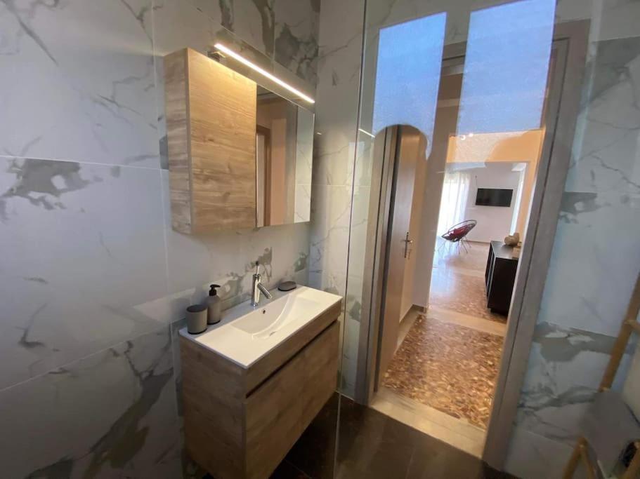 Apartamento New! Flower Patio House 2 Bdr - Bbq - Wash Machine *